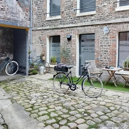 Quai N 10 *